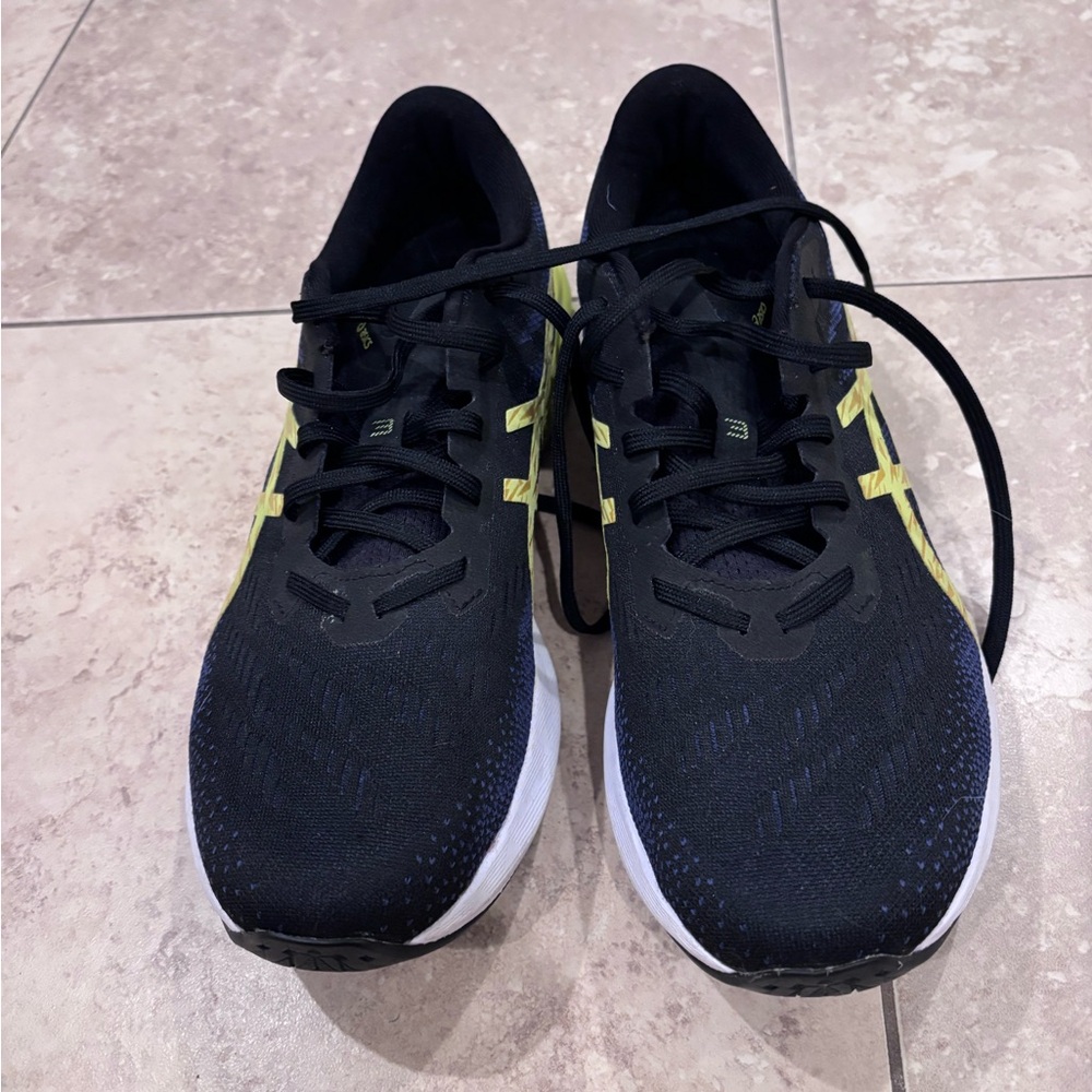 Asics Black Running Shoes with Yellow Detailing Dynablast